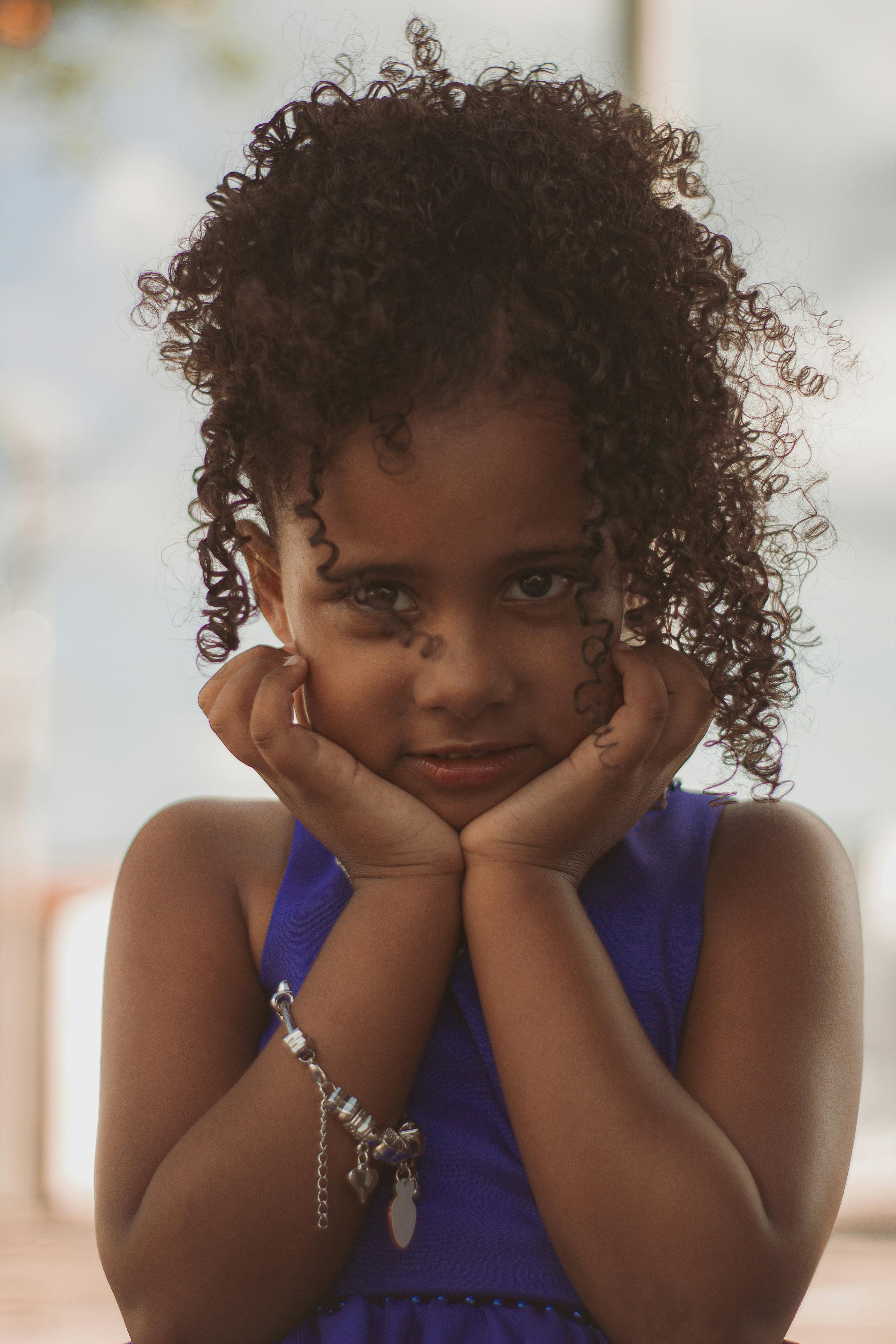 电影感光影氛围背景图